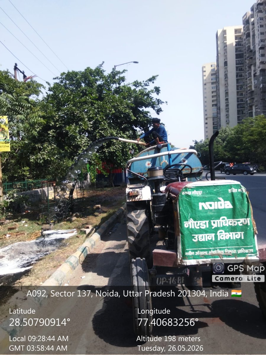 Ankit19851985's tweet photo. @CeoNoida @noida_authority - Sir, it seems they are using sewer water for pouring the water in the plant

Please check the water color is black and foamy. https://t.co/o3WxcSHcgV