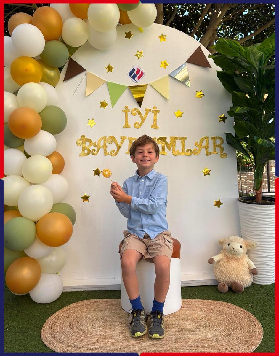 finalortaca's tweet photo. Minik ellerimizle sevgi, neşe ve mutluluk dağıtıyoruz 💕  
Bayramın; tüm çocuklara oyun, kahkaha ve güzel anılar getirmesini diliyoruz. 🌙✨

İyi bayramlar! 🎈 https://t.co/lRhcqNmHJd