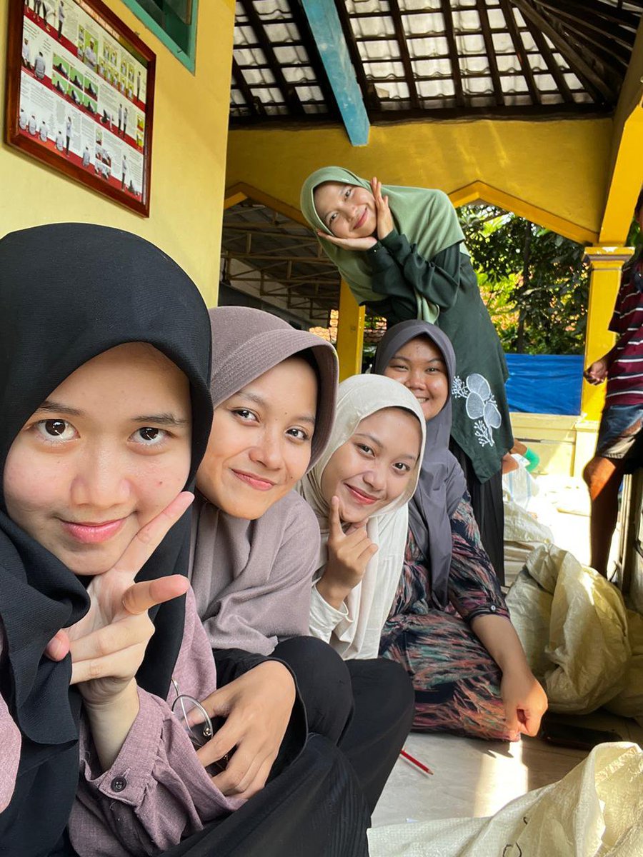 halfyysweet's tweet photo. Selamat hari raya potong-potong 🙌🏻✨ https://t.co/EvINiMgEkm