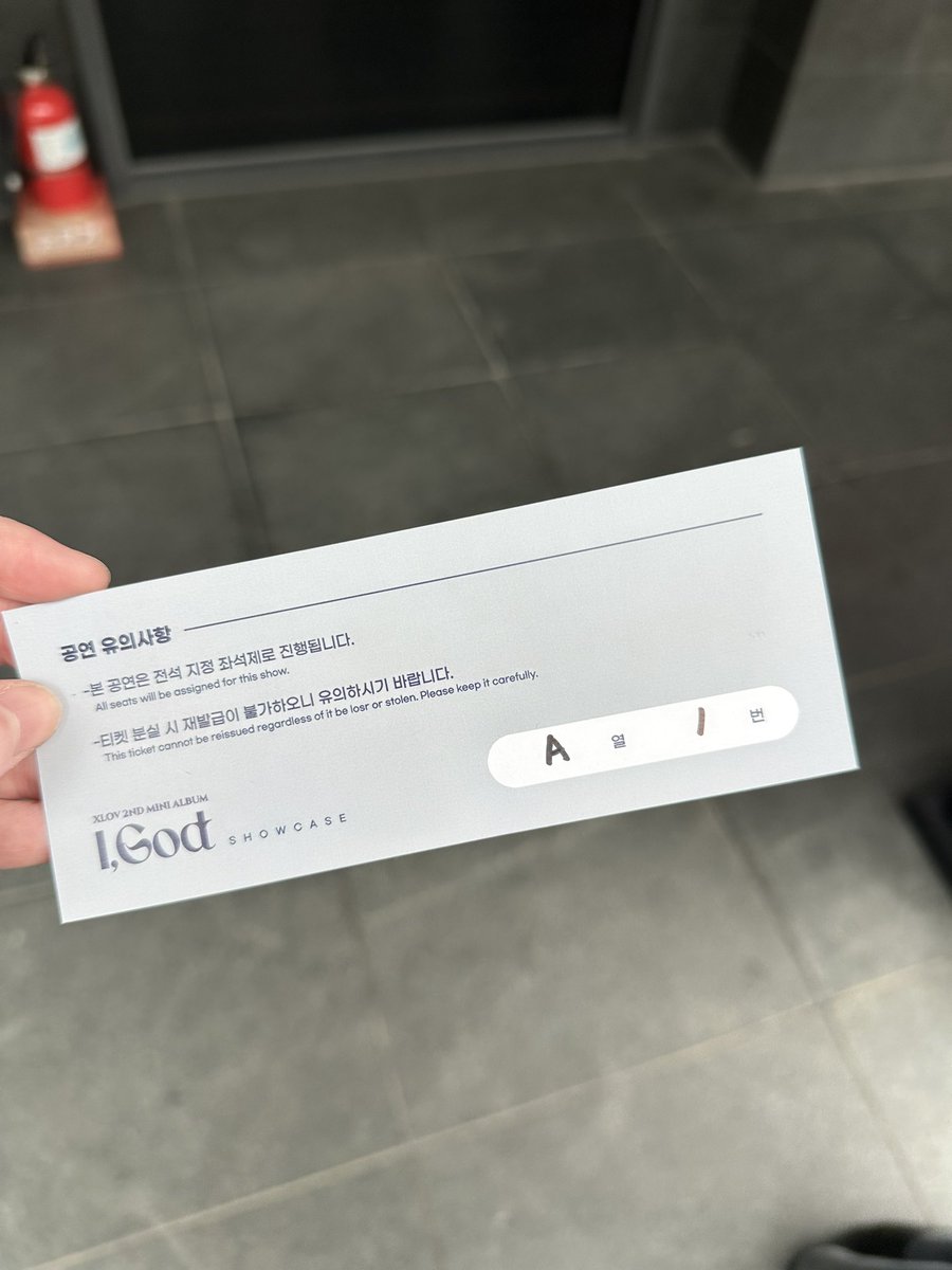 catherine__13__'s tweet photo. When I say I didn’t want to be first and this is what they hand me

#XLOV https://t.co/DrnzF72U0S
