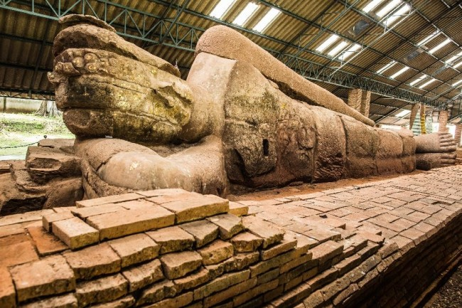 nonsenseNZ's tweet photo. @Xanten111 A land where civilizations once flourished before being destroyed.
A past that remains connected to the present.
A place shaped by differing religious beliefs between Buddhism and Brahmanism-Hinduism throughout history. 
#Pimai #SriThep #Lavo
Krungtep– #Dvaravati – #SriAyutthaya https://t.co/rMExuKUY4J