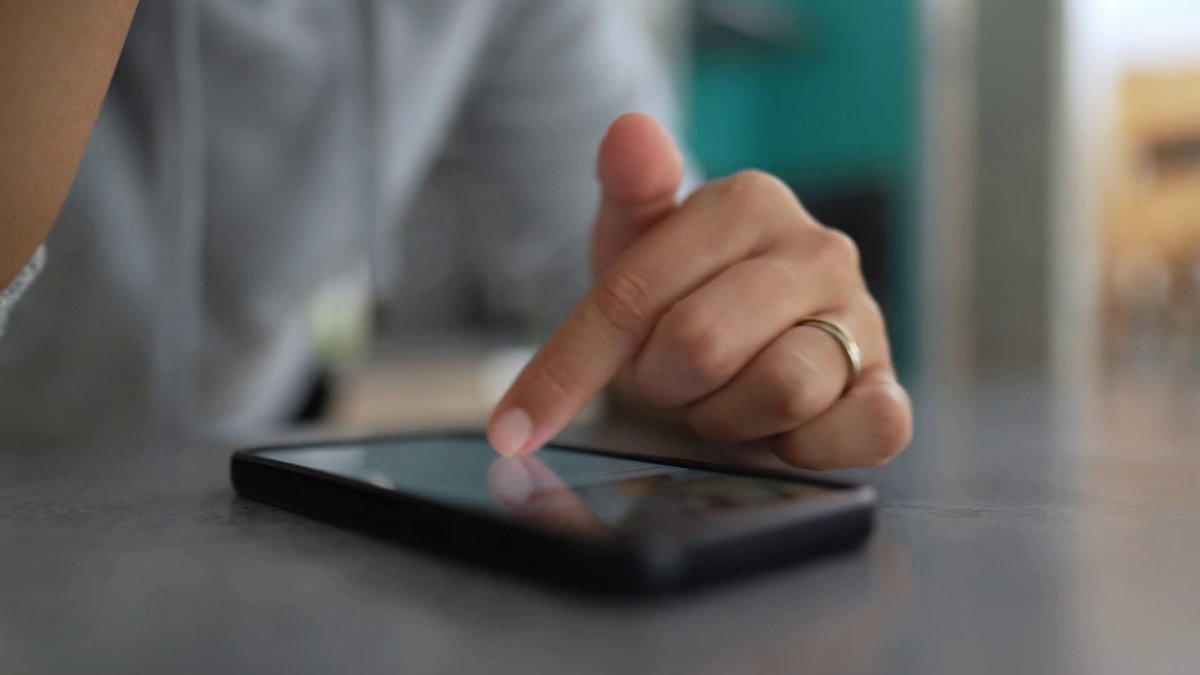 drbriffa's tweet photo. Your phone is stealing your attention and time. Here's how to fight back. 
https://t.co/NdC36CjLxM https://t.co/CwTbctoVII