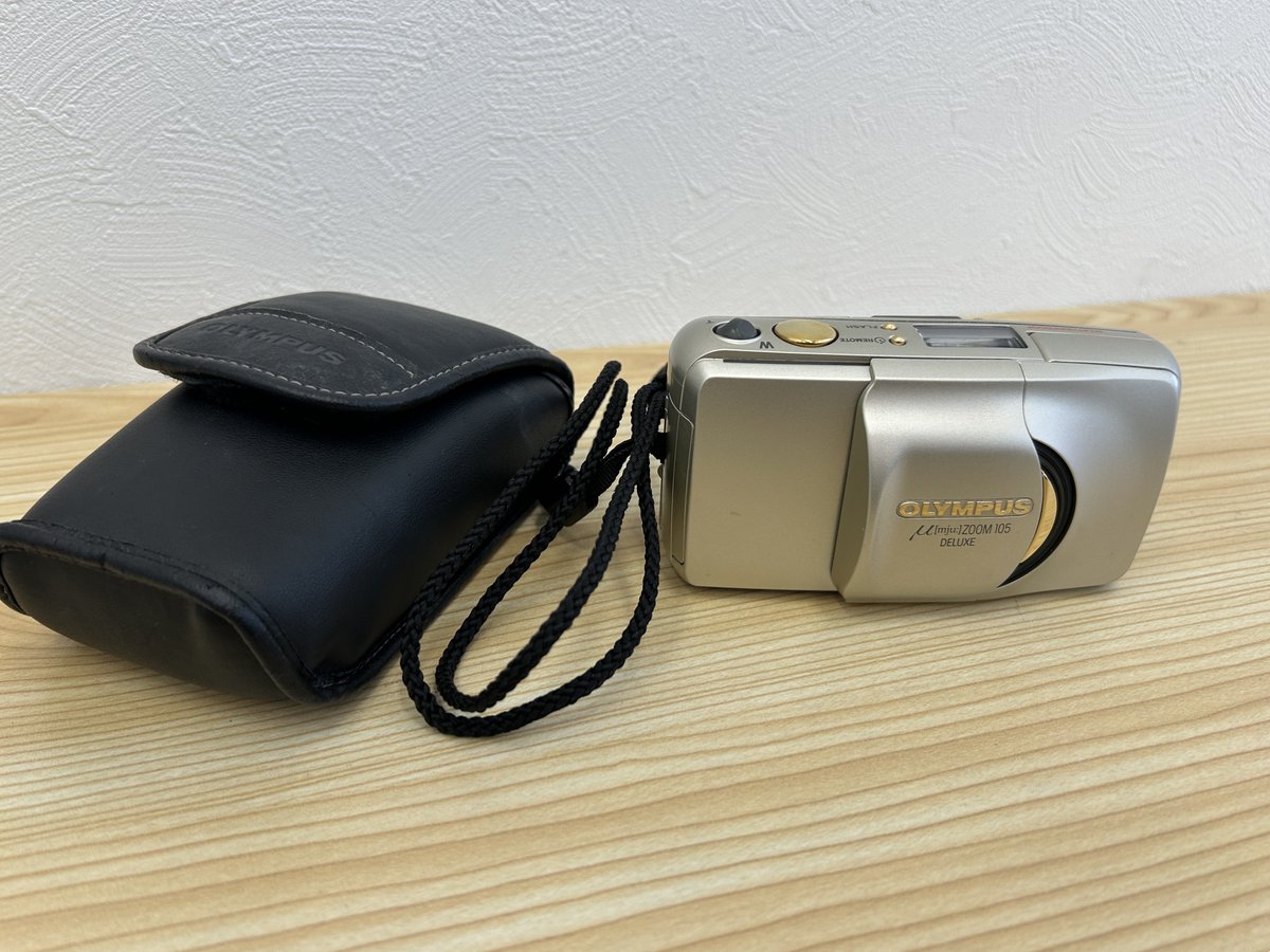 dkfmt0415's tweet photo. 大人気のコンパクトフィルムカメラ「OLYMPUS μ ZOOM 105 DELUXE」をお買取りしました✨
古いカメラ、動かなくても無料査定いたしますのでお買い物ついでに是非お立ち寄りください🛒

#買取大吉フレンドマート土山店 #カメラ買取 #フィルムカメラ #オリンパスミュー #olympusmju #レトロカメラ https://t.co/pjwBYkP1Yq