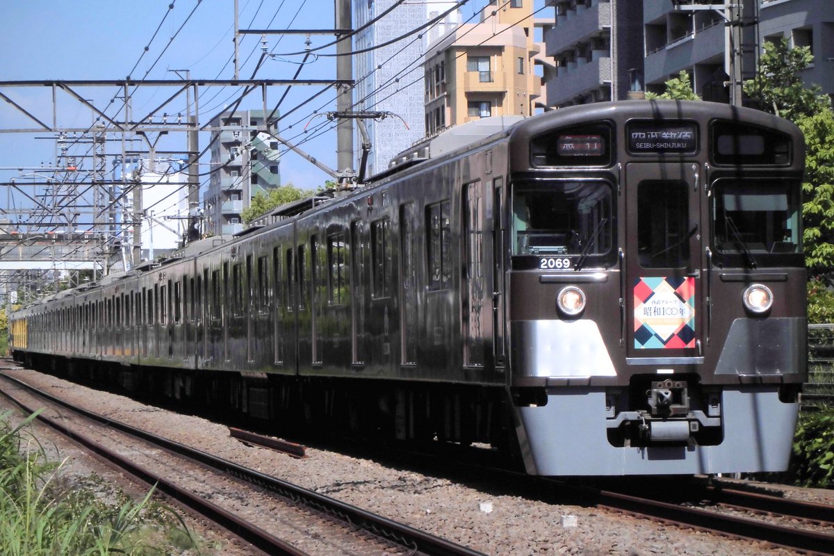 TOBU11640F's tweet photo. 西武2000系 2+8 準急西武新宿
西武2000系 8+2 急行西武新宿（チョコバナナ）
西武6000系 通勤急行西武新宿
西武6000系 銀六 準急西武新宿
画質悪くて分かりにくいのは2000年代コンデジなのでご了承を、 https://t.co/zejjPqB0xl