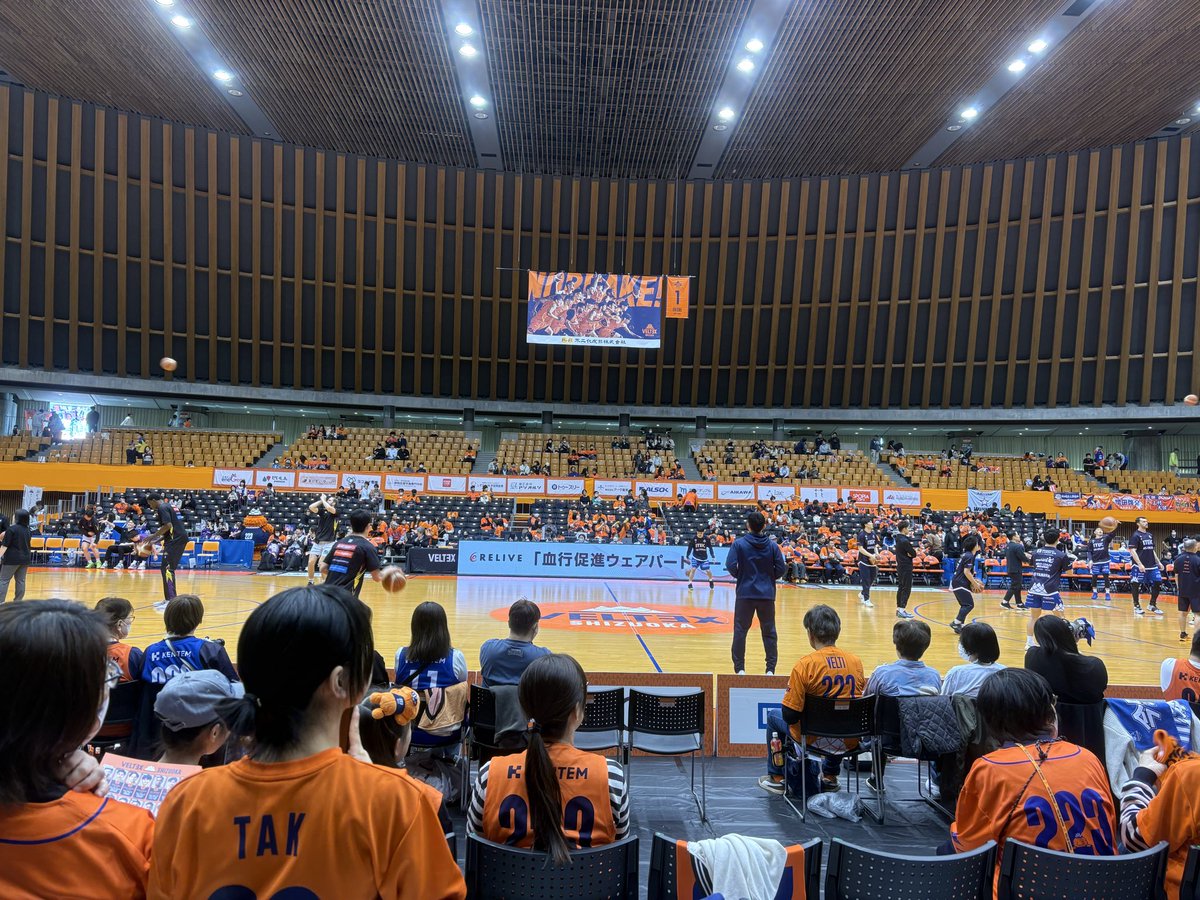 hachi1104's tweet photo. #静岡の転職はリンクアンビション
とっても遅くなったけど3/1の試合🏀リンクアンビションさんのキャンペーンのおかげで、いつもと違う景色から✨バスケ観戦が1番娘と濃い時間を過ごせて幸せでした🫶今シーズンもありがとうございました！ https://t.co/ImJp5QMTlp
