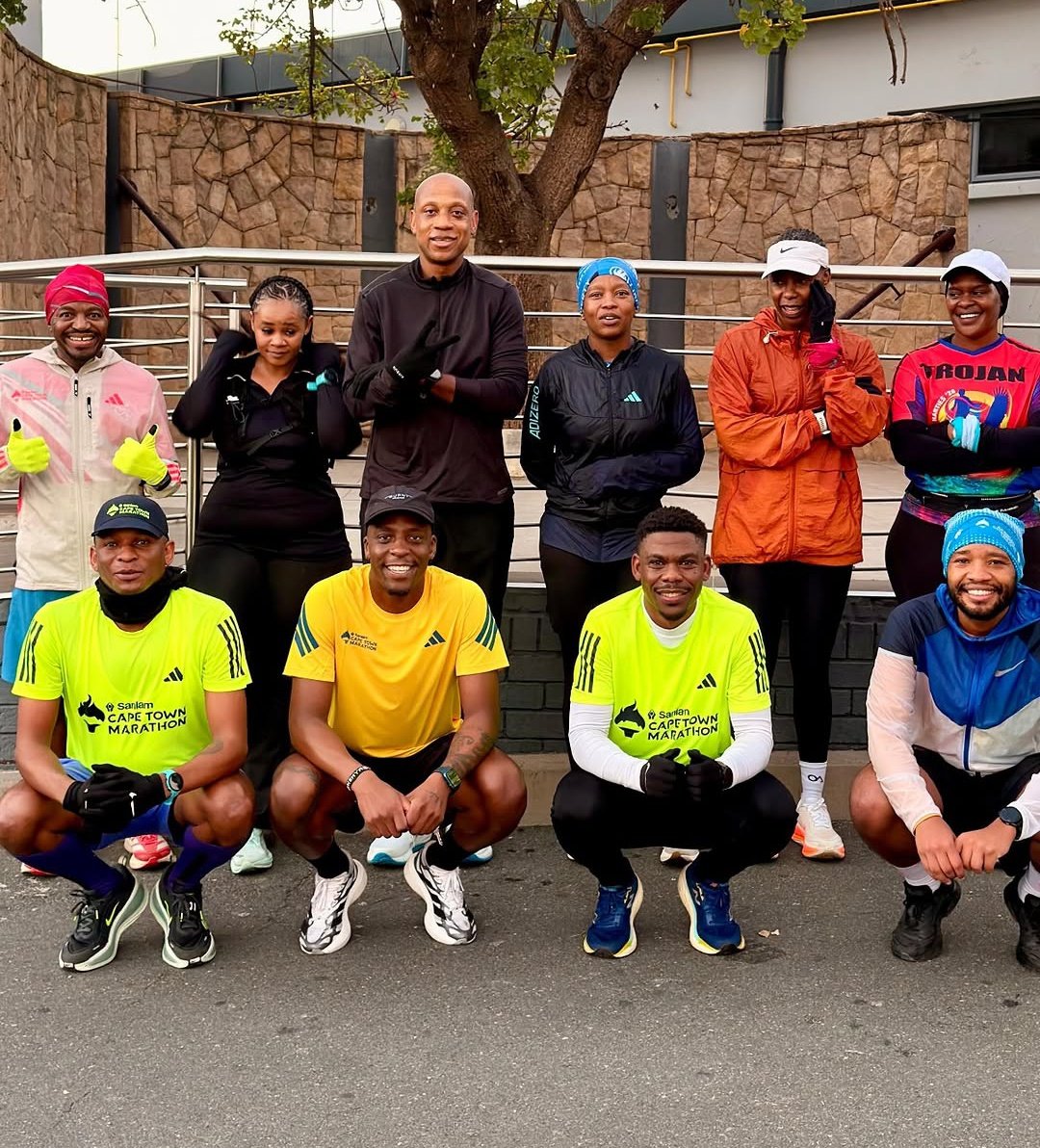 ReignMorgan3's tweet photo. Our  athlete and his running community👌✨💪

CONGRATULATIONS MMELI
MMELI X GRANDEUR GIN
MMELI THE BRAND AMBASSADOR 

#MmeliKhumalo @mmeliofficial
#Grandeurgin https://t.co/wW4fZ1acc3