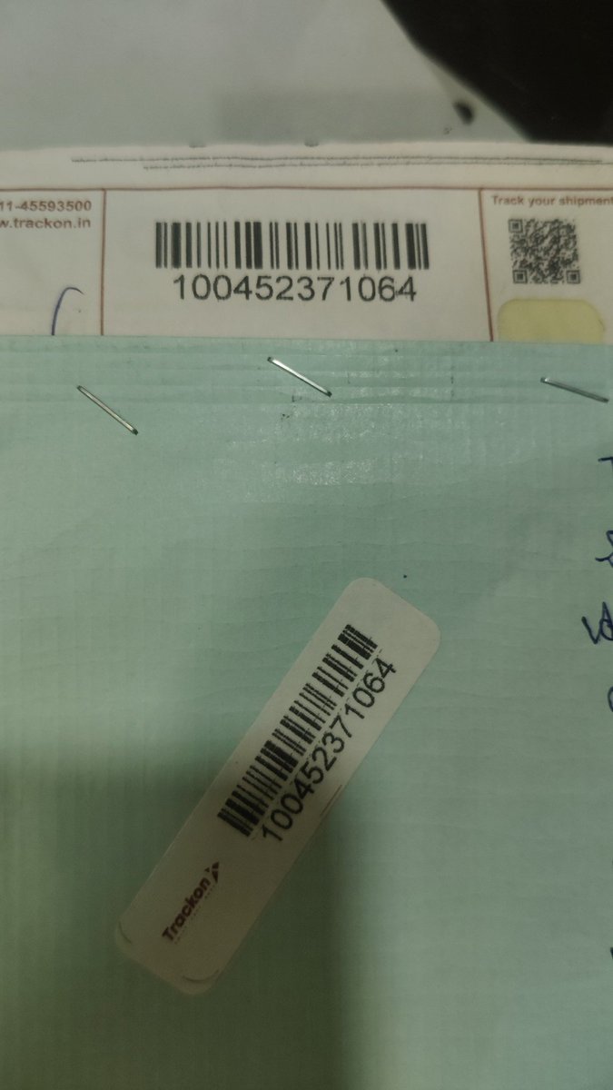 sav0719's tweet photo. @trackonindia What kind of courier service is this?. Courier sent on 20th may from mulund to Nashik. Received today. 6 days ?? Address was correct, still your person could not find &amp; no call was made. Today he asked someone &amp; came to delivery. Why not earlier??Pathetic !! https://t.co/B1pmeB3tkl