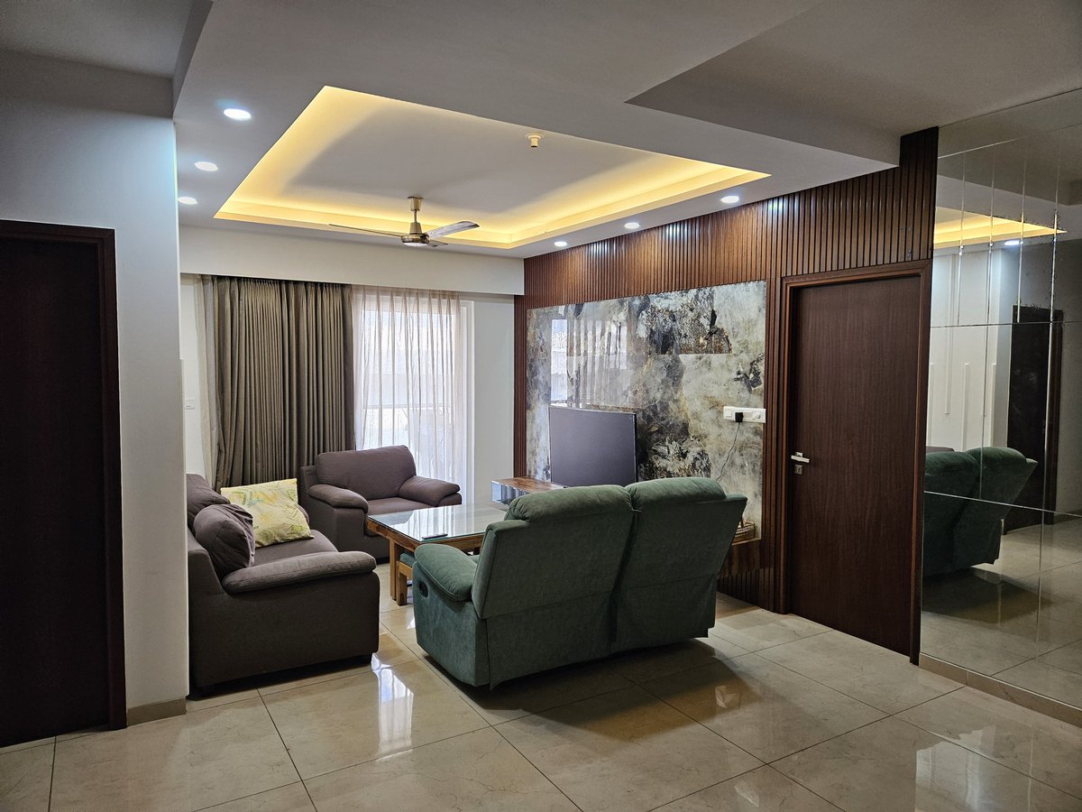 Wevwake's tweet photo. Looking for a replacement (Male) in a premium fully furnished 3BHK in Bellandur. Prefer vegetarian &amp; non-smoker. Costs - Room Rent: ₹31000/m, Maintenance: ₹4,500/m 

Located on Bellandur Main Road with quick access to ORR &amp; Sarjapur Road. 500m from Zepto &amp; Vaishnavi Tech Park https://t.co/7SWbVRqeJa