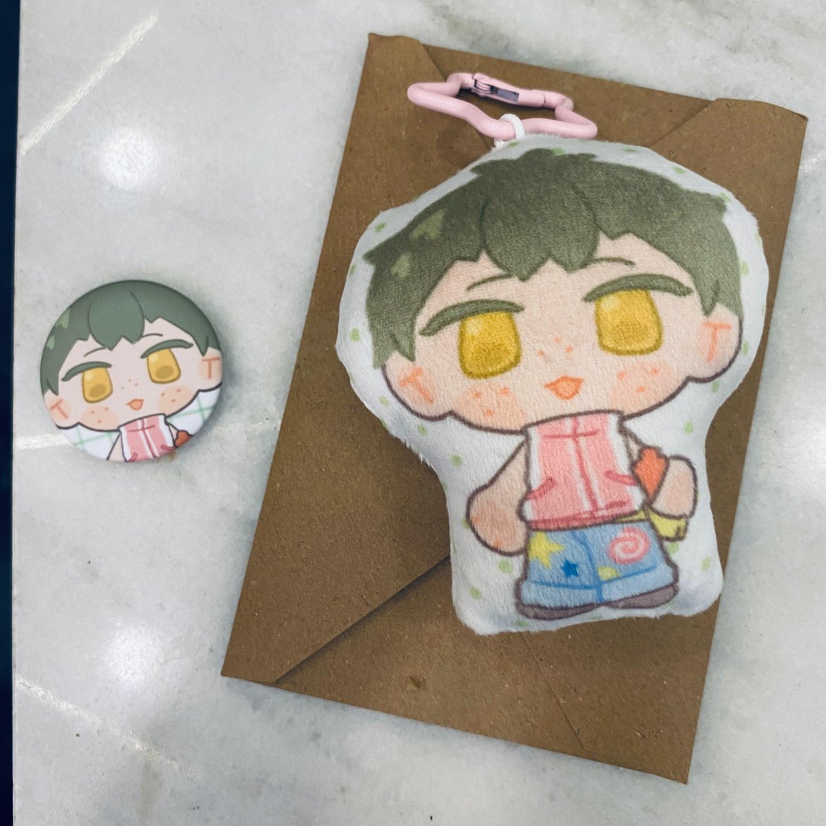 athalahubby's tweet photo. @maikurofu Pertama-tama, ada plushie kicen part 2 dan pin Yama jalan-jalan super gemas dari kak @cailankrispy ✨ tentunya aku udah punya plushie kicen Yama yang part 1 dan akan kukumpulkan walau sampai part 100 https://t.co/cBoLKqxpAM