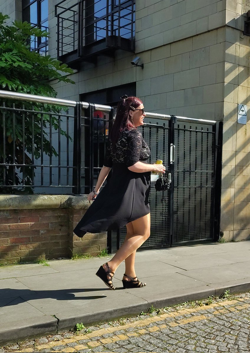 NylonLondon's tweet photo. Hottest day of the year.... black dress, shine nude tights and open shoes 🖤🖤🖤
#candid #tights #pantyhose https://t.co/oJO5cTNWxX