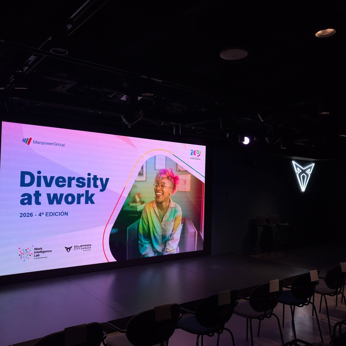 Corresponsables's tweet photo. ¡Ya estamos en el CUPRA City Garage Madrid! 📍 

Hoy asistimos a la presentación de la 4ª edición del estudio "Diversity at Work" de @ManpowerGroupES junto a @REDI_ES. Un encuentro clave para seguir impulsando entornos laborales más inclusivos, seguros e igualitarios.

 💼🏳️‍🌈🎨 #DiversityAtWork #OrgulloCorporativo #Inclusión