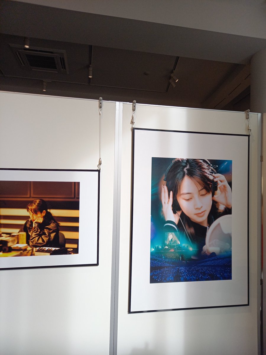 notpointofview's tweet photo. 先程Being鳥居坂ビルに行って
献花終えてきました。
泉水さん本当にありがとうございます。 あなたが遺した曲をこれからも聞き継いでいきたい。
 #ZARD
 #坂井泉水 https://t.co/7awnpwSoJk