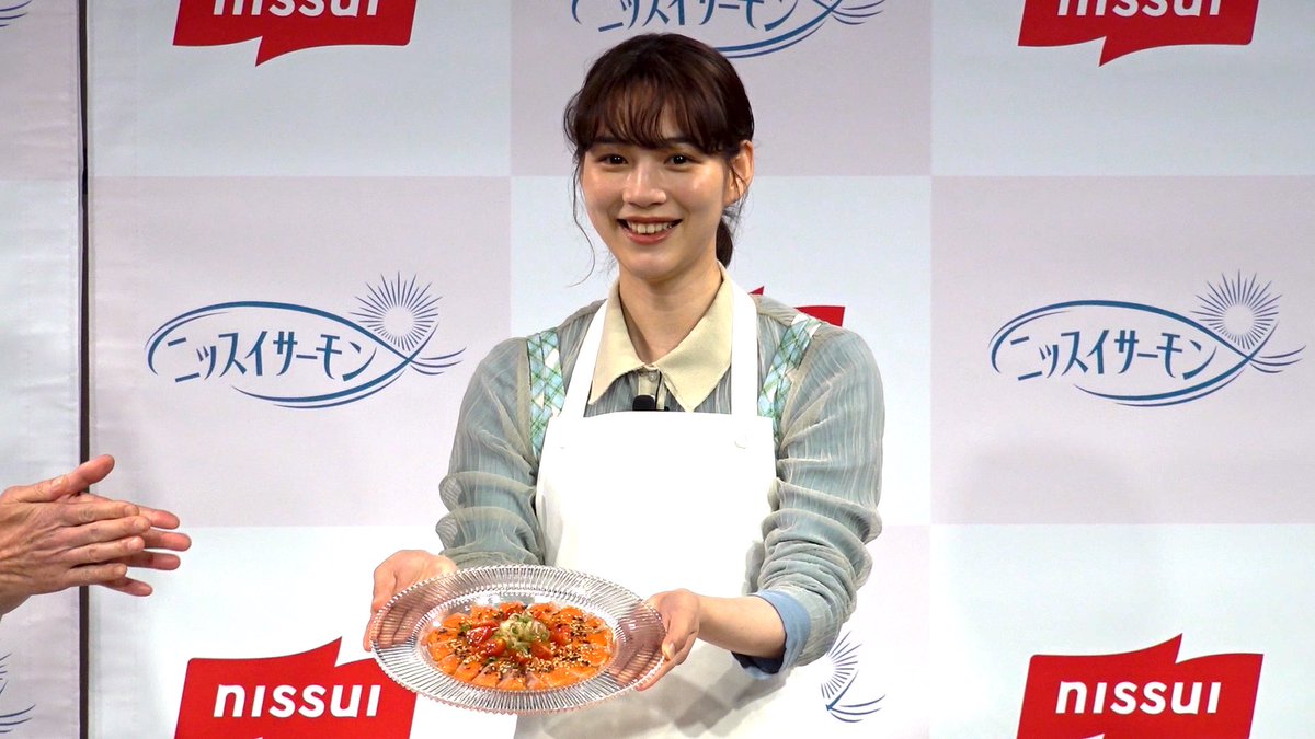 fieldcasterjp's tweet photo. 【独占インタビュー】✨

のん、サーモン1尾にメロメロ！？
「お顔がかわいい」無邪気な反応に癒やされる

動画はこちら🔻
https://t.co/9eyBazDo6a https://t.co/eVqLBaA9Io