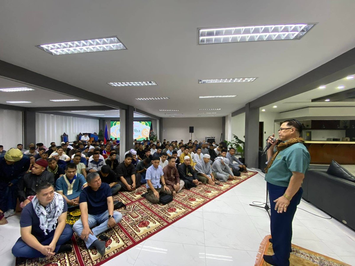 coastguardph's tweet photo. 𝐈𝐍 𝐏𝐇𝐎𝐓𝐎𝐒: The Philippine Coast Guard (PCG) Muslim personnel gathered for the Eid’l Adha Prayer led by the Coast Guard Ecumenical Chaplain Service (CGECS) at the National Headquarters in Port Area, Manila, today, May 27, 2026.

✍️https://t.co/FycsdAaNxZ
#DOTrPH 🇵🇭 https://t.co/LSPtSFwwEv