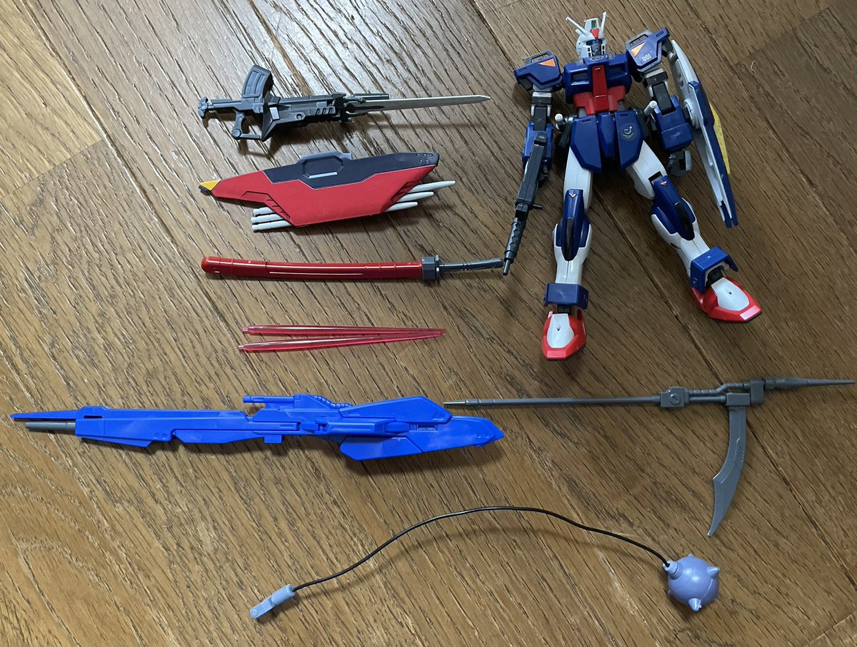 見つけたら値段で買ってしまいそう。 昔買った105ダガーもカオスだったな。