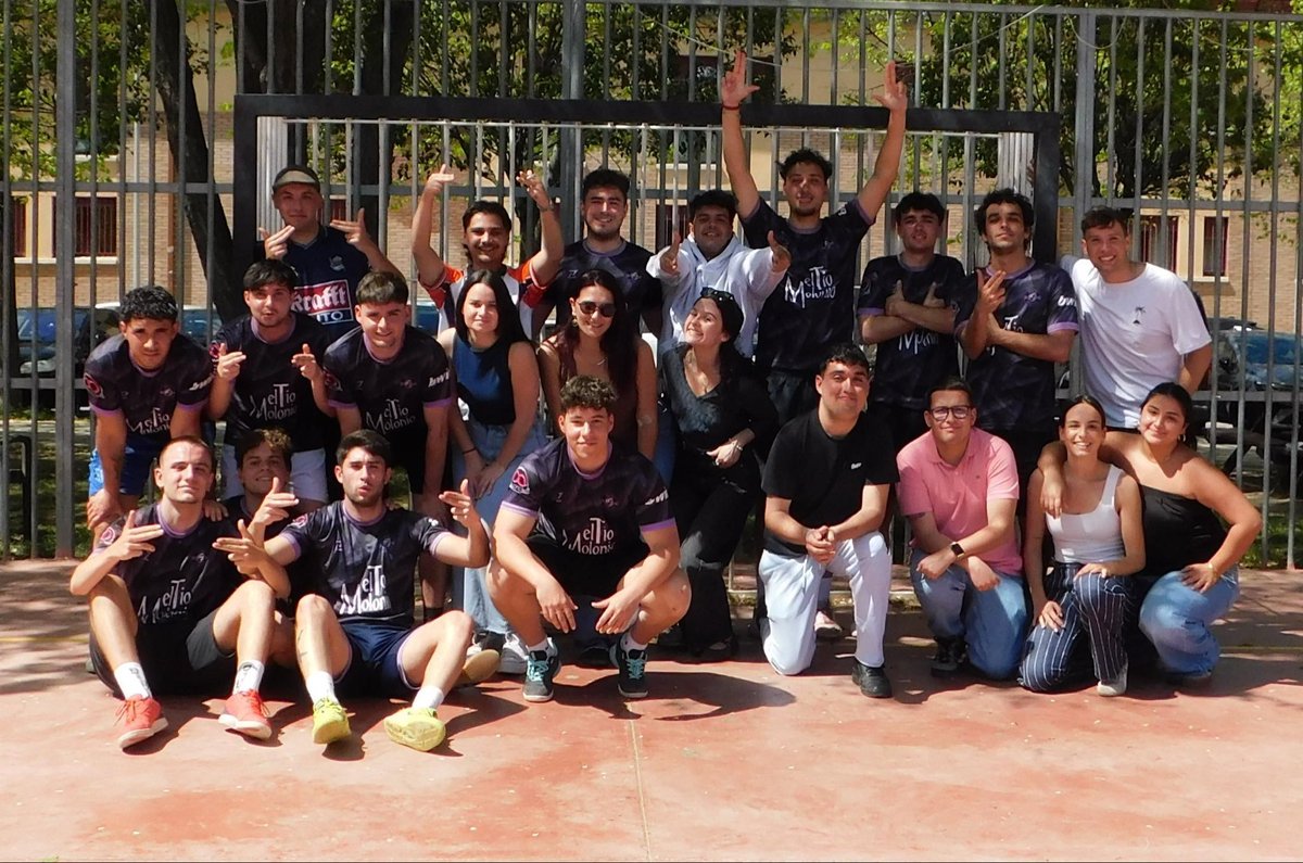 FosilesFC's tweet photo. Caímos en semis. No hicimos el mejor partido. Decepcionados pero con la cabeza alta.

Estos 3-4 años de Fósiles quedarán guardados en la retina de la mayoría de nosotros. Nadie más que @FosilesFC le ha dado la importancia y ha dignificado tanto el torneo. https://t.co/yTLhzlyPAI