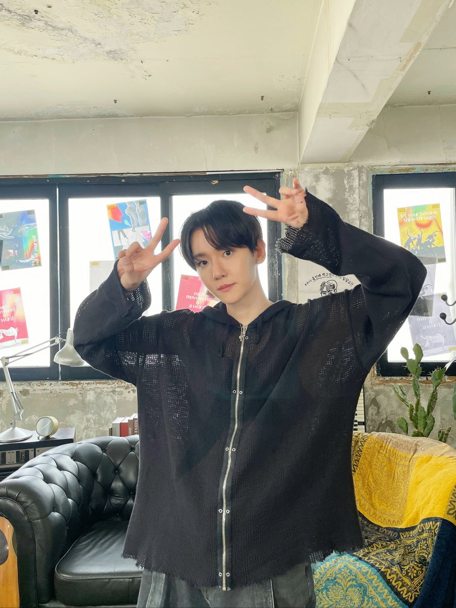bbhperhour's tweet photo. 05:06 백현시 https://t.co/yUg22bEqug