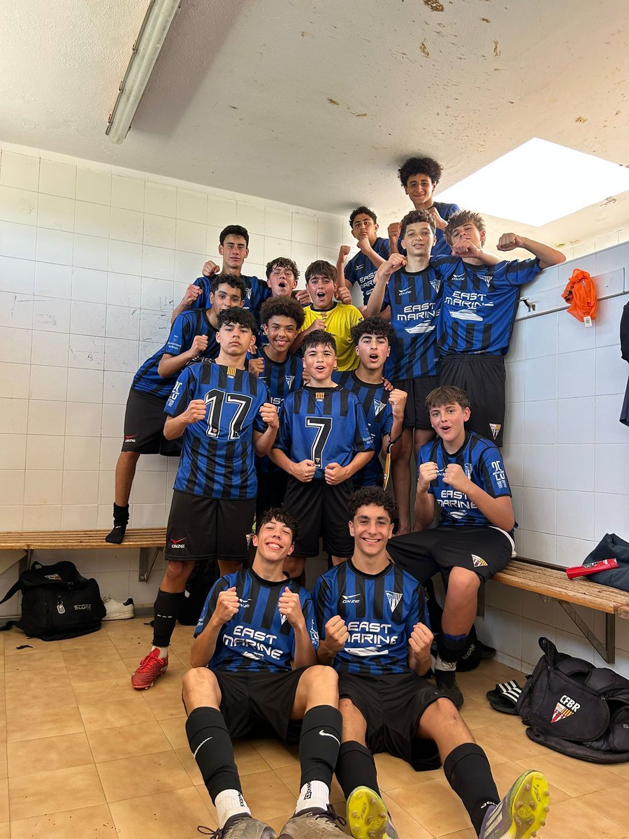 cfbaseroses's tweet photo. ⚽️ [BASE] I com us vam avançar el passat cap de setmana, important victòria del cadet A per 0-2 al camp del líder, el Navata, que ens classifica per jugar el play-off. Què grans!

💯 Som-hi Base!!

#cfbaseroses #baseroses #somdelbase #somelquevolemser #futbolcat https://t.co/iVIv6TGLuK