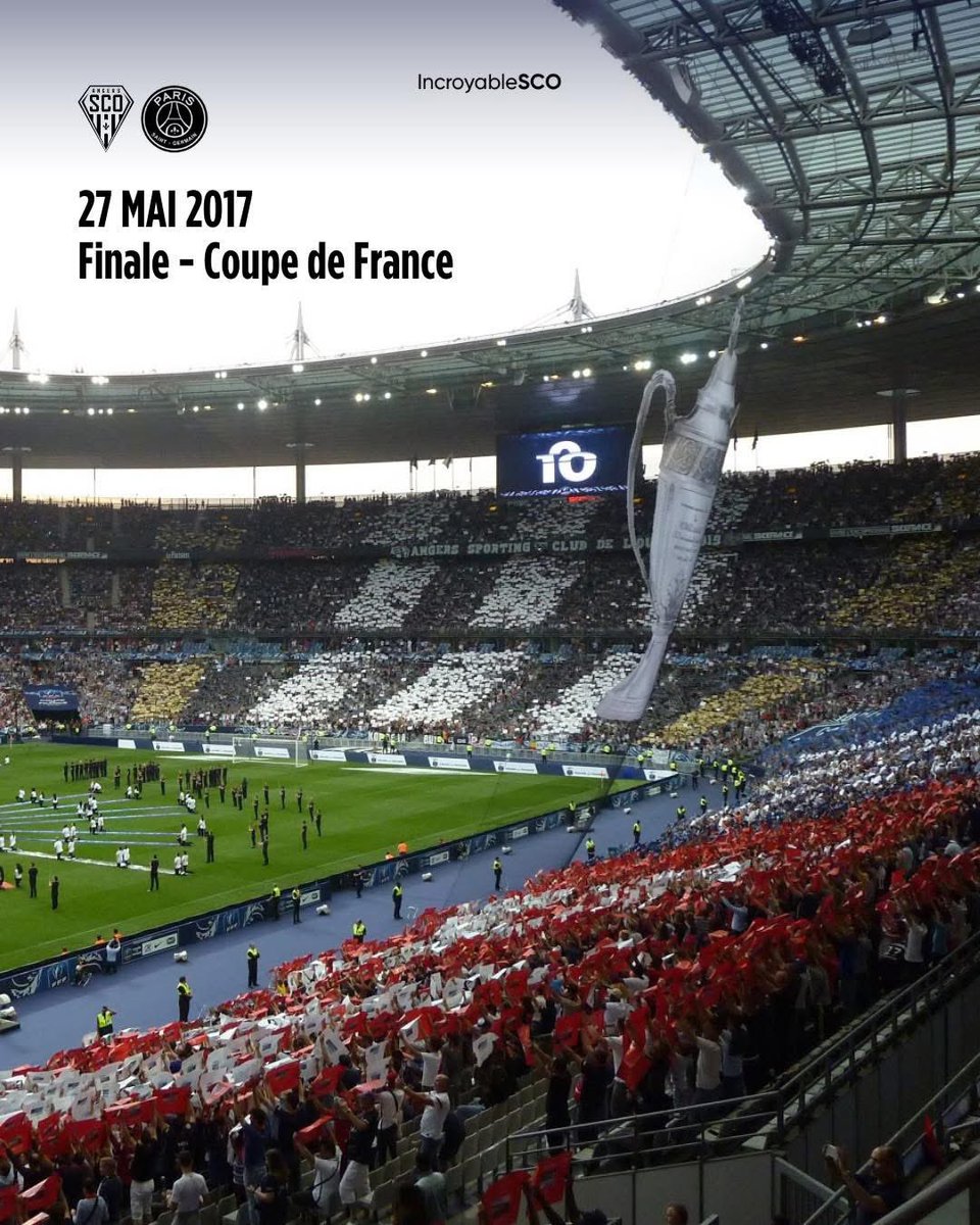 IncroyableSCO's tweet photo. ✨ - 𝟐𝟕 𝐦𝐚𝐢 𝟐𝟎𝟏𝟕. 𝐈𝐥 𝐲 𝐚 𝐧𝐞𝐮𝐟 𝐚𝐧𝐬… 

Angers SCO affrontait le PSG en finale de la Coupe de France 🏆 où près de 20 000 supporters angevins étaient présents au stade de France. 

Une issue cruelle, mais une soirée incroyable et inoubliable ! ⚫️⚪️ https://t.co/dEXIdx6w8o
