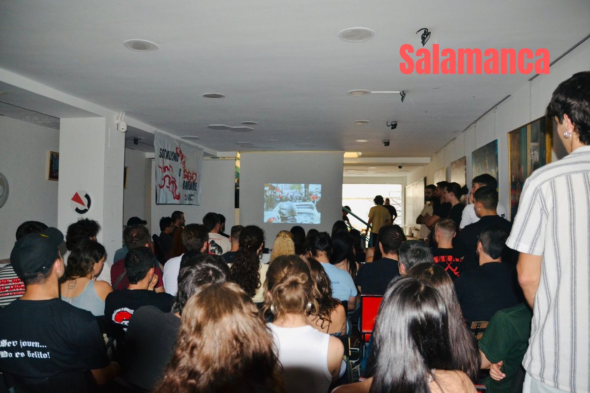 documental_csm's tweet photo. Os dejamos algunas fotos de las proyecciones. 
¡Muchas gracias a quienes os habéis acercado! https://t.co/dU1303AnHt