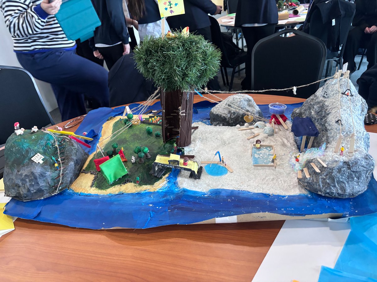 MsBurrell1985's tweet photo. Thank you to Mrs Fox for inviting me along to see her solar punk team showcase their amazing projects that they have been working on.  All groups showed such innovation and creativity as to how they would survive and thrive on their desert islands.Well done all. @YoungSTEMLeader https://t.co/GqryZhbuow
