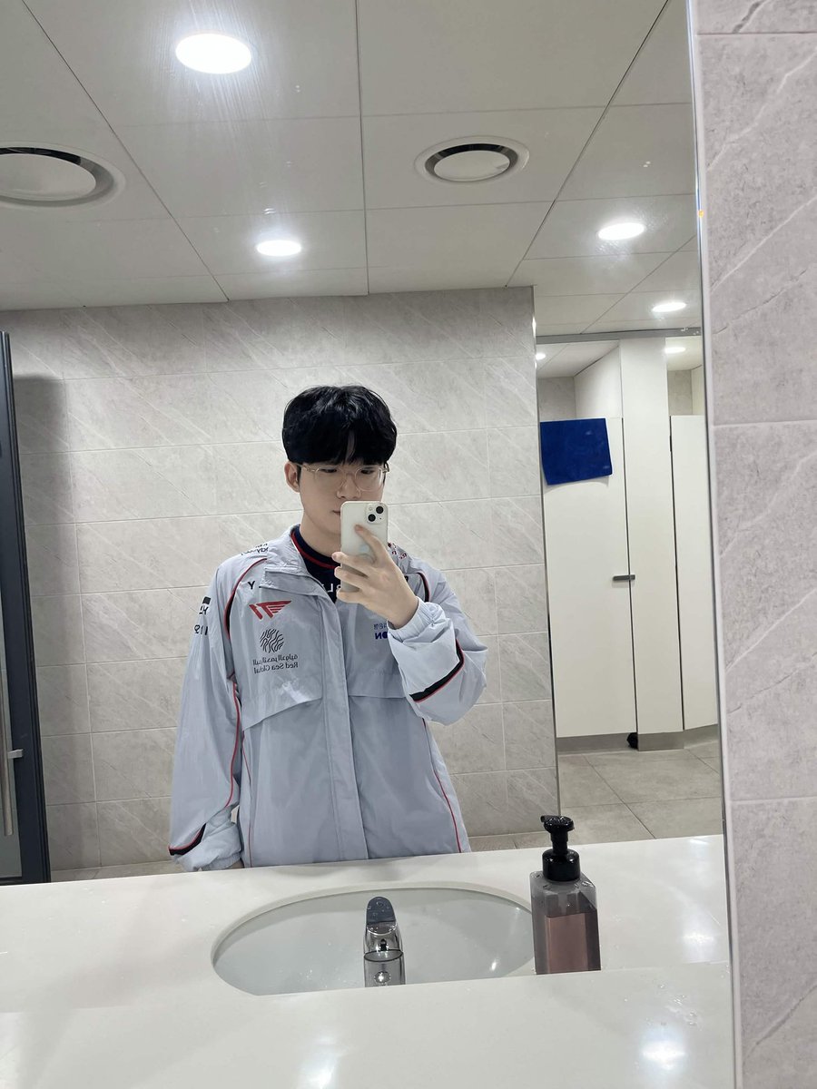 뉴해피 tweet media