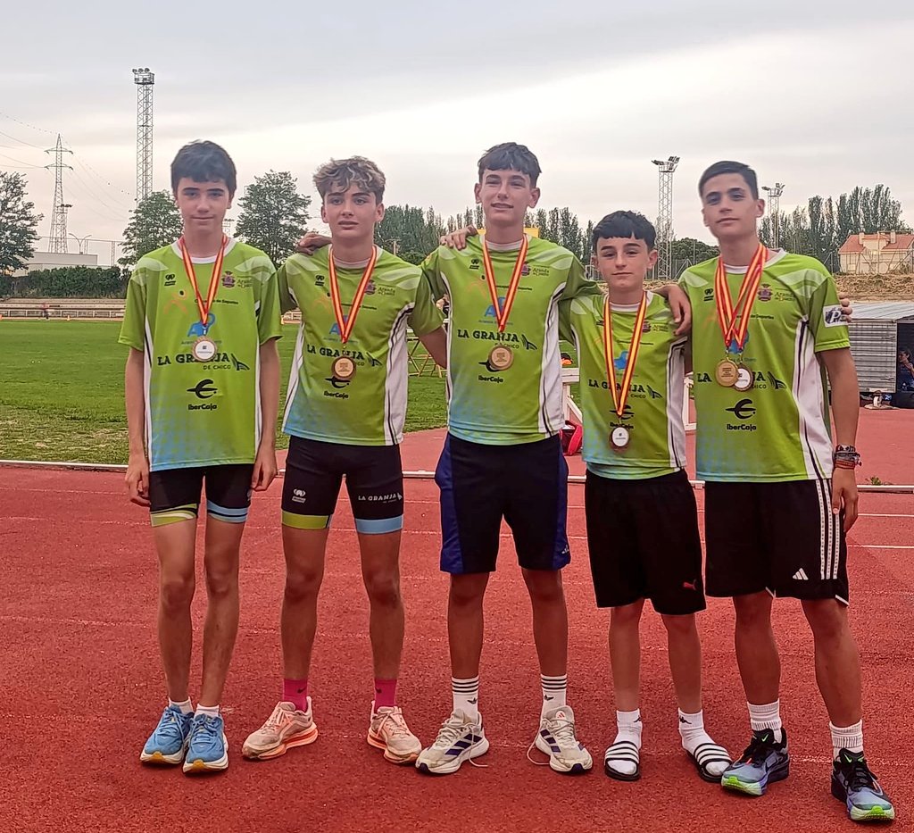 Diegoamartin13's tweet photo. 🟠 ATLETISMO

🏃🏻‍♂️ @AtletismoAranda logra 8️⃣ medallas en el Campeonato @fetacyl Sub-1️⃣6️⃣

▶️ Los arandinos sumaron 1️⃣🥇 2️⃣🥈 y 5️⃣🥉

🥇 Clodoveo Cámara / martillo (28.12)

🥈 Alonso Juez / 300 v (41.83)
🥈 Alonso Juez / Triple Salto (12.31)

🥉 Gonzalo Lagunas / 3.000 (18:09.6)
🥉Alicia Sanz / Peso (9.26 )
🥉 Aitana González / Jabalina (26.36)
🥉 Clodoveo Cámara / 300 v (44.49)
🥉 Relevo 4x100 ♂️ (49.69)

📊 Resultados Campeonato @fetacyl Sub-1️⃣6️⃣: https://t.co/BebODhtlE6

🎦 https://t.co/7e2rNuPtVT