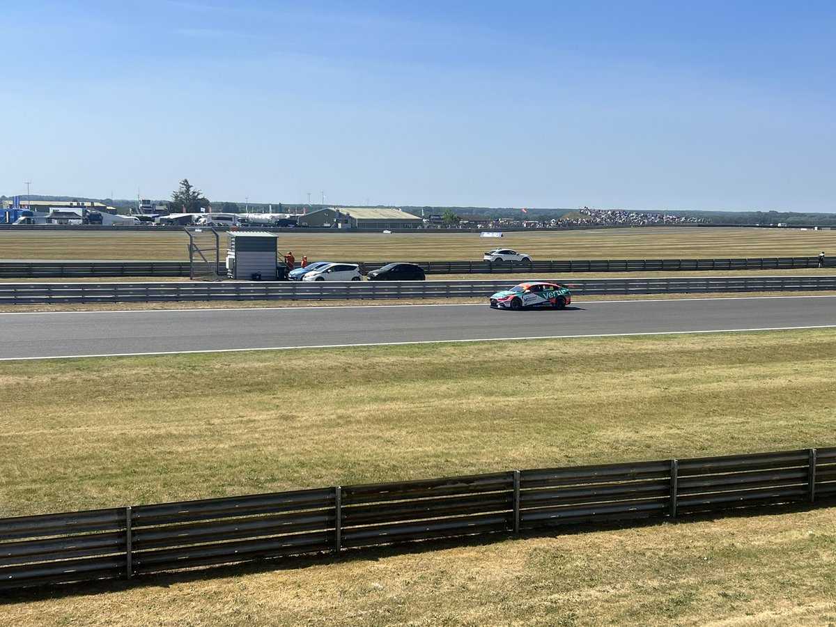 sammyhenson03's tweet photo. @KwikFitCS @Kwik_Fit Thank you so much for the BTCC tickets that I won! We had such a good time 😀 https://t.co/3kRXM188Mt