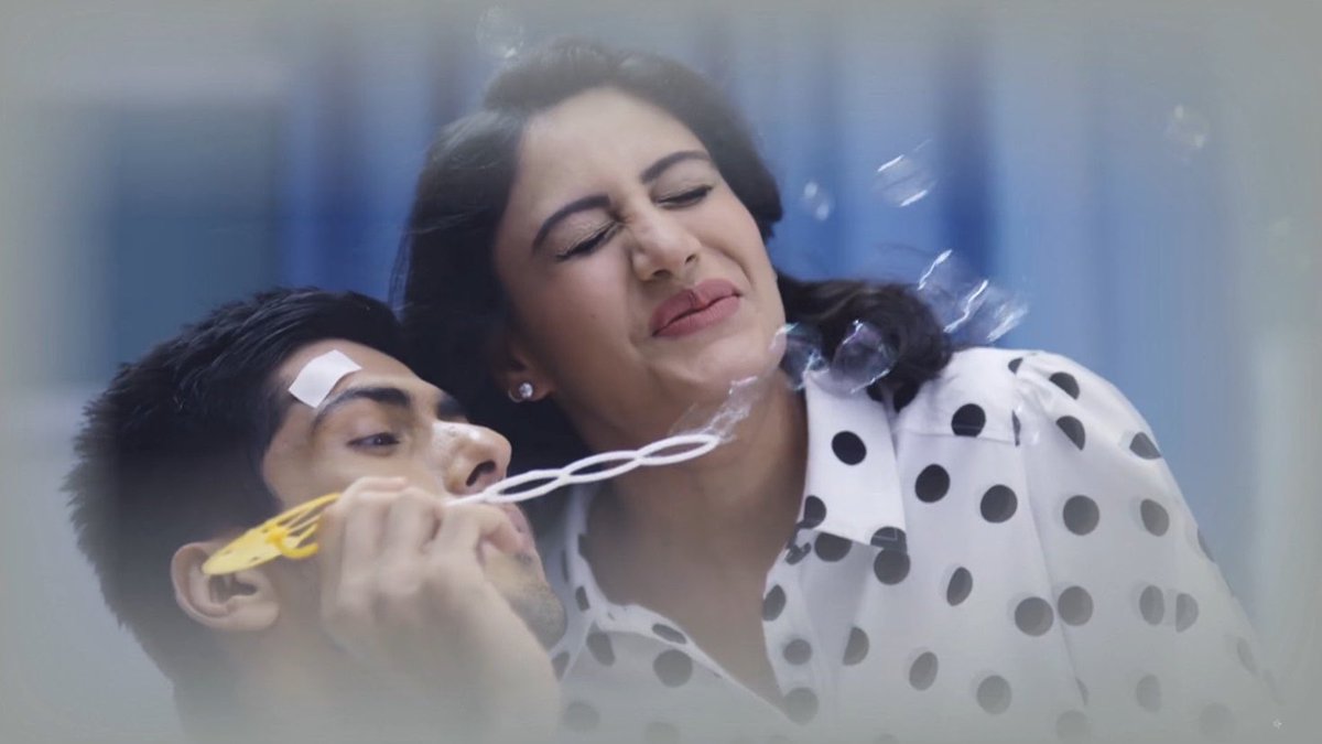 klaroliner123's tweet photo. Ishani day dreaming has now become never ending 😭😭❤️❤️
She fell in love so bad with Sid ❤️❤️
#Sidisha https://t.co/nbwrDiMQKQ