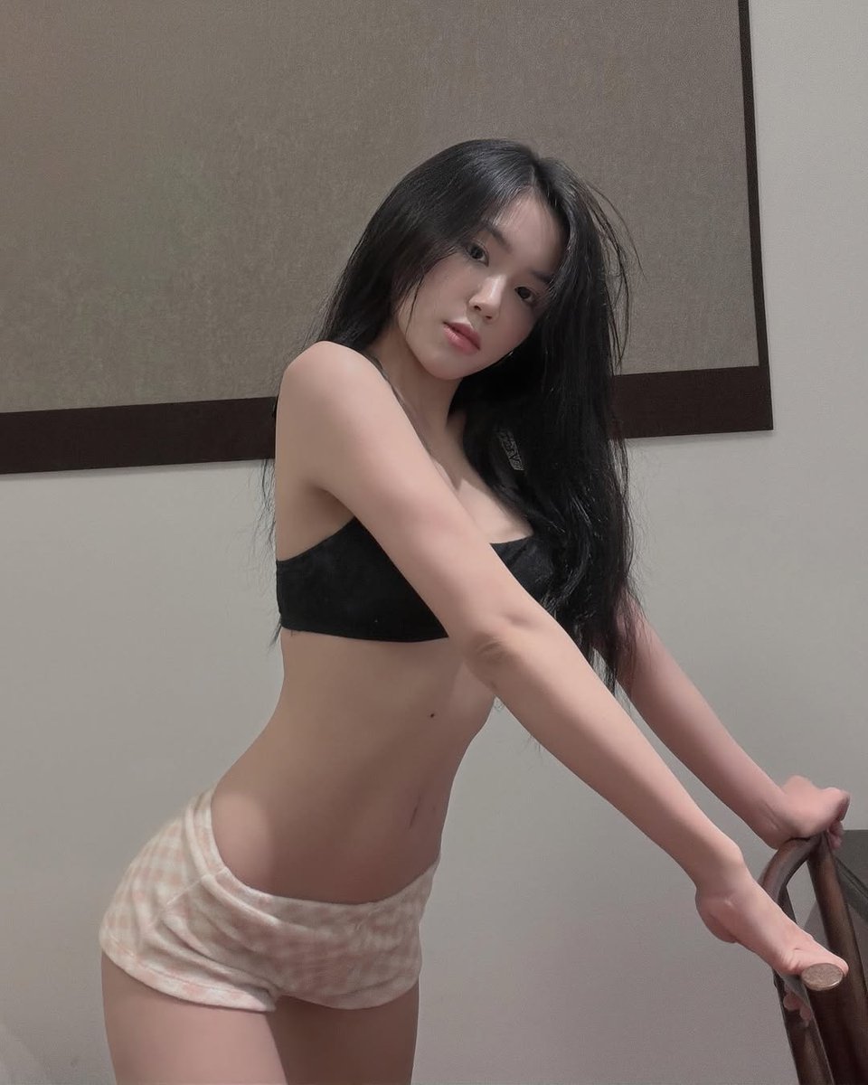 วออีวี tweet media