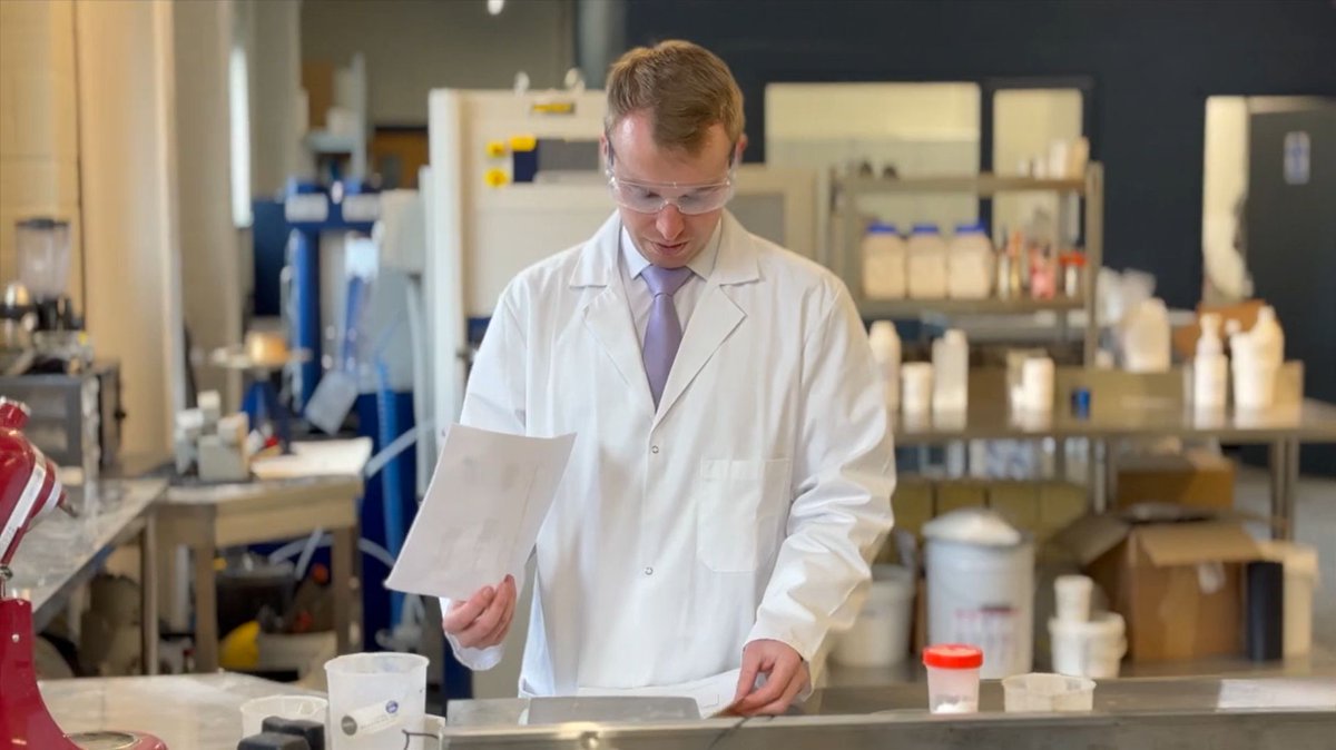 AptiCem's tweet photo. With state-of-the-art #equipment and a reputation for #innovation, our team of specialists can collaborate with you to develop high-performance #specialitychemicals that are best suited for your #products and deliver results: https://t.co/03HBicSZ95 https://t.co/EGvB2Sanle