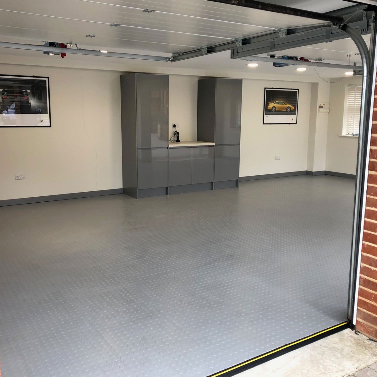 mototile's tweet photo. MotoLock Heavy Duty Light Grey CoinTop Tiles | Use Our Online Price Calculator, Floor Design Tool or See How Easy It Is To Install | Free Samples | Discount Prices https://t.co/EznqmmRBm4 #mototile #interlockingtile #tile #DIY #FOS #floors #garage #work #f1 #classiccars #HD https://t.co/QKdTtPQ1Ax