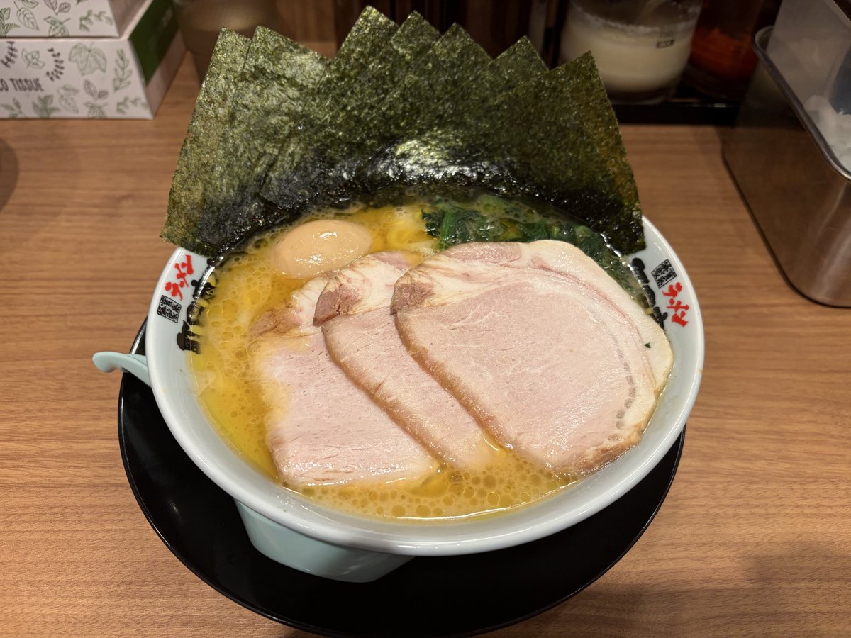 JP_dot_jp's tweet photo. 町田商店@南船橋
MAXラーメン（醤油）
チャーシューが肉厚で美味
チャーシューは店によって味変わるものなのかな？？たまたま上振れだだけかな？？ https://t.co/hrYHzDxJQ8