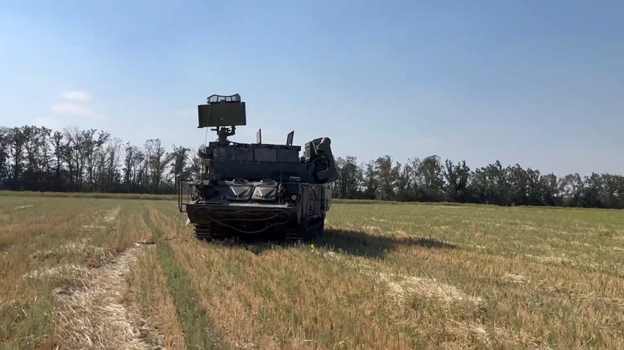 ustimenko19's tweet photo. Минобороны отметило работу ЗРК «Тор-М2» в ходе отражения атаки вражеских дронов #СВО #ПВО #ЗРК #ТорМ2 #БПЛА #ИЭМЗ #Купол #АлмазАнтей https://t.co/pNiYEnvMCd https://t.co/Q23UbaOCVW