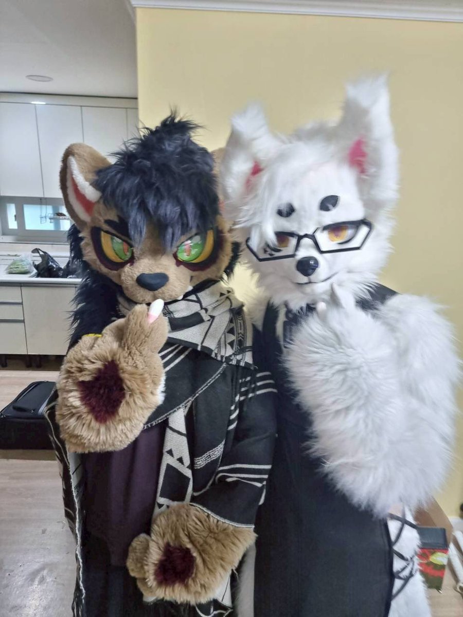 KrunchFursuit's tweet photo. 꽁아저씨 처음봄!!!!! 말 재미있게 하심🤣 

Photo: @Tosleepm https://t.co/I9bdvfBw7P