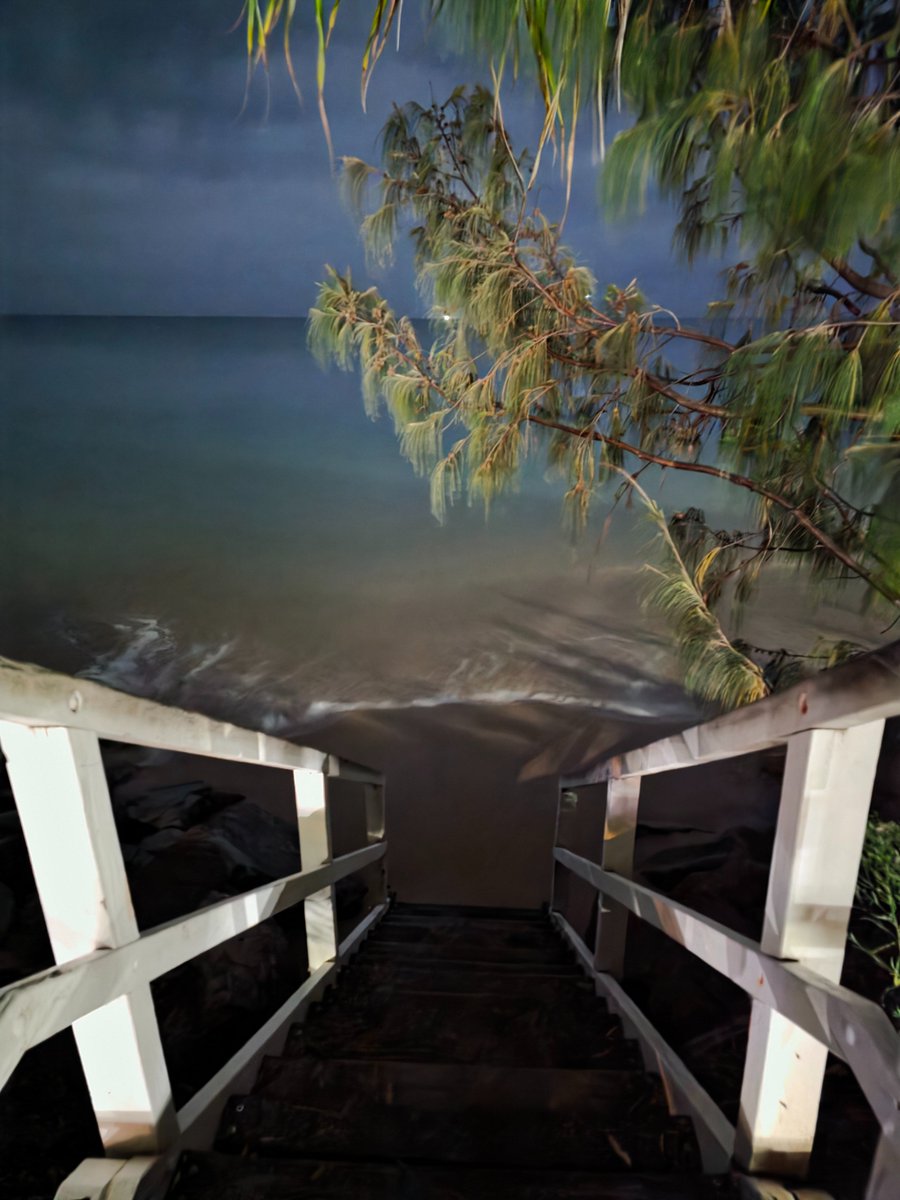 13Michelleann's tweet photo. Night shot
 Hervey Bay,  Queensland... https://t.co/DaodGJ1PrR