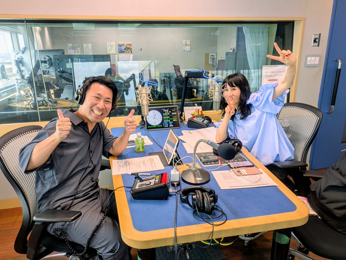 bayfm_it's tweet photo. ＼👩 #春原佑紀 × #笑福亭べ瓶 の水曜it!!🧑／

お休みの春風亭昇也師匠に代わって
笑福亭べ瓶さんがパートナー代理を担当‼️
およそ1年半ぶりの登場ですっ🙌

いつもとひと違う水曜it!!で
お届けしていきますよ～📻🎶

✉it4@bayfm.co.jp
#bayfm_it #radiko #bayfm_it https://t.co/pxs8FazesX
