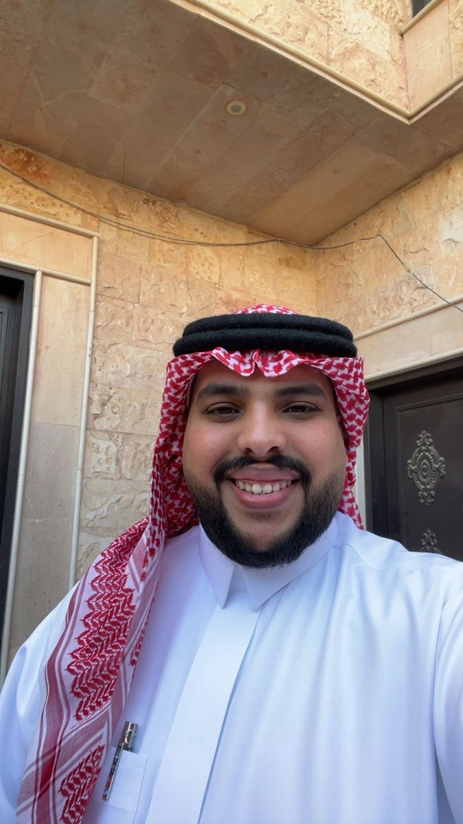 yv1tt's tweet photo. كل عام وانتم بخير وعاد عيدكم 🎈❤️ https://t.co/syih8BbmLL