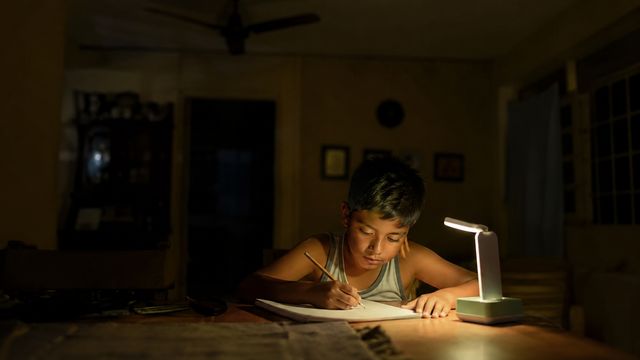 RadioLago's tweet photo. 🧠 El drama invisible: Cecodap alerta sobre el grave impacto de los apagones en la salud mental de los niños venezolanos 🔌 https://t.co/15D1uTl27m🧠-el-drama-invisible-cecodap-alerta-sobre-el-grave-impacto-de-los-apagones-en-la-salud-mental-de-los-ninos-venezolanos-🔌/ #SinLuz https://t.co/2AkyPmRuzw