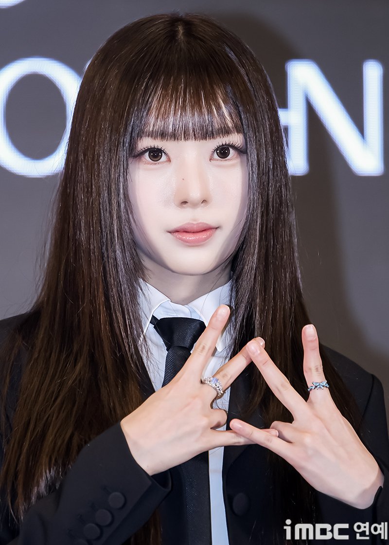 imbcenews's tweet photo. [포토] 하트오브우먼 지현, 신비로운 분위기
#지현 #하트오브우먼 #데뷔앨범 #HeartByte #데뷔쇼케이스_260527 [iMBC연예]

하트오브우먼(HEART OF WOMAN) 지현이 27일 오후 서울 더 리버사이드호텔에서 열린 하트오브우먼 데뷔 앨범 'Heart Byte : LEGACY' 발매 기념 기자간담회에 참석해 포즈를 취하고 있다.

🔗https://t.co/leQEPIc8Dz