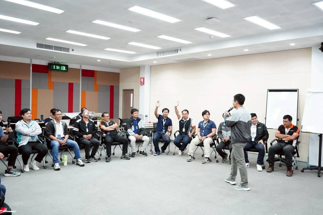 peopledynamic2's tweet photo. บริษัท สยามคูโบต้าคอร์ปอเรชั่น จำกัด (โรงงานนวนคร) จัดอบรมหลักสูตร 
"การพัฒนาทักษะการเป็นวิทยากร" (Train the Trainers) (2 วัน) (Day 2)
เมื่อวันที่ 19  และ  26 พฤษภาคม 2569 โดยมี อ.ยุทธวินัย โชติจิรชยา เป็นวิทยากร

#การพัฒนาทักษะการเป็นวิทยากร #TraintheTrainers https://t.co/QlQXZaSQwy
