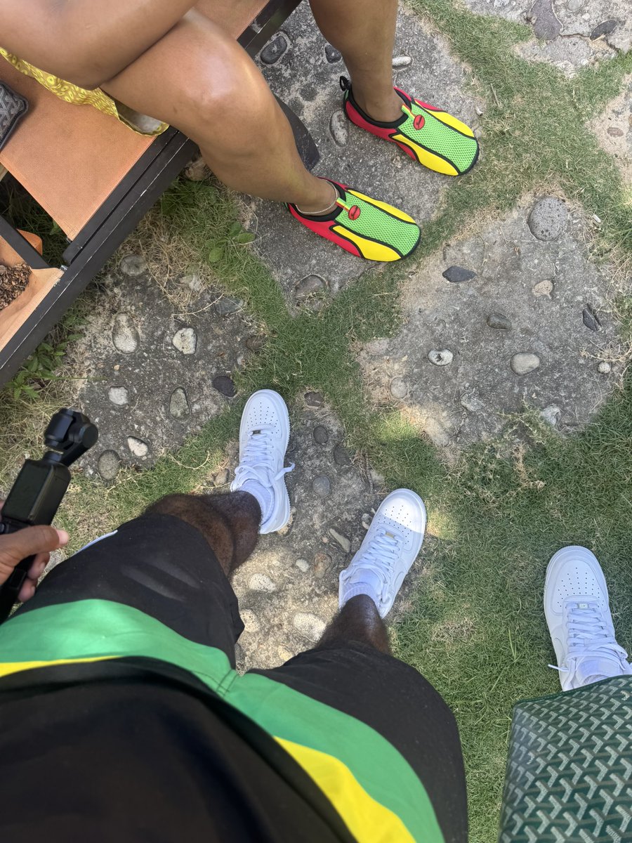 DRE tweet media