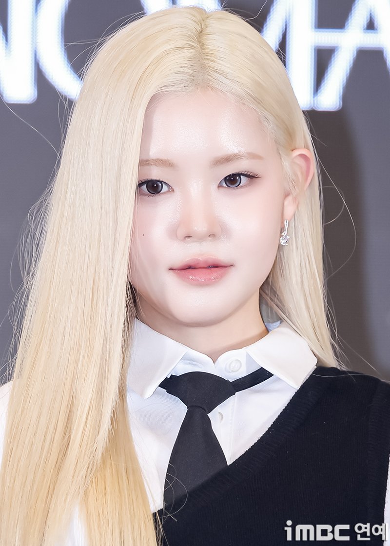 imbcenews's tweet photo. [포토] 하트오브우먼 아인, 엘프미
#아인 #하트오브우먼 #데뷔앨범 #HeartByte #데뷔쇼케이스_260527 [iMBC연예]

하트오브우먼(HEART OF WOMAN) 아인이 27일 오후 서울 더 리버사이드호텔에서 열린 하트오브우먼 데뷔 앨범 'Heart Byte : LEGACY' 발매 기념 기자간담회에 참석해 포즈를 취하고 있다.

🔗https://t.co/Tl9MSKj38i