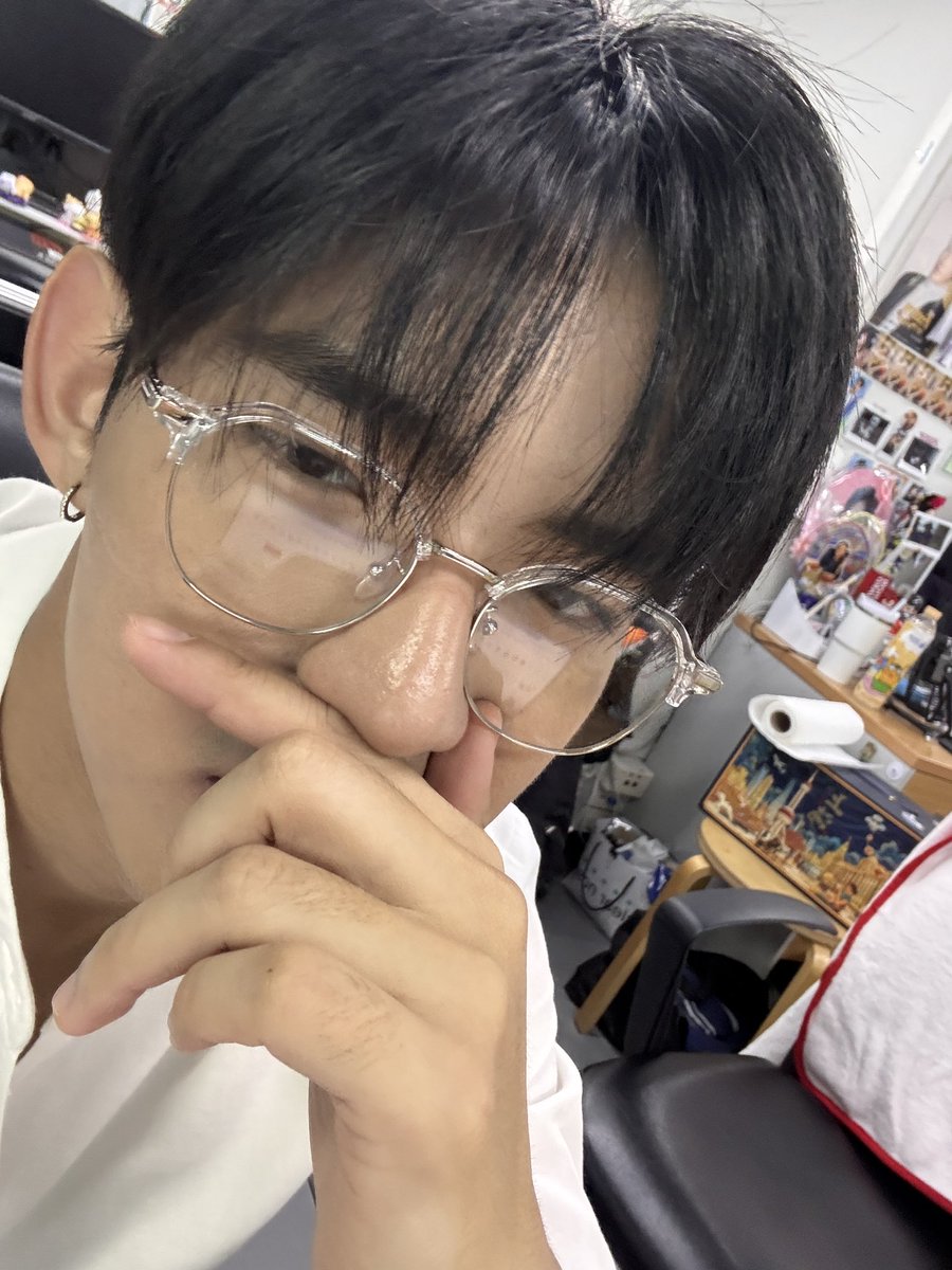 promkcy's tweet photo. ไม่เหงาละฝึกงาน เพื่อนเต็มเลย #promkcy https://t.co/NgETt7k9vn
