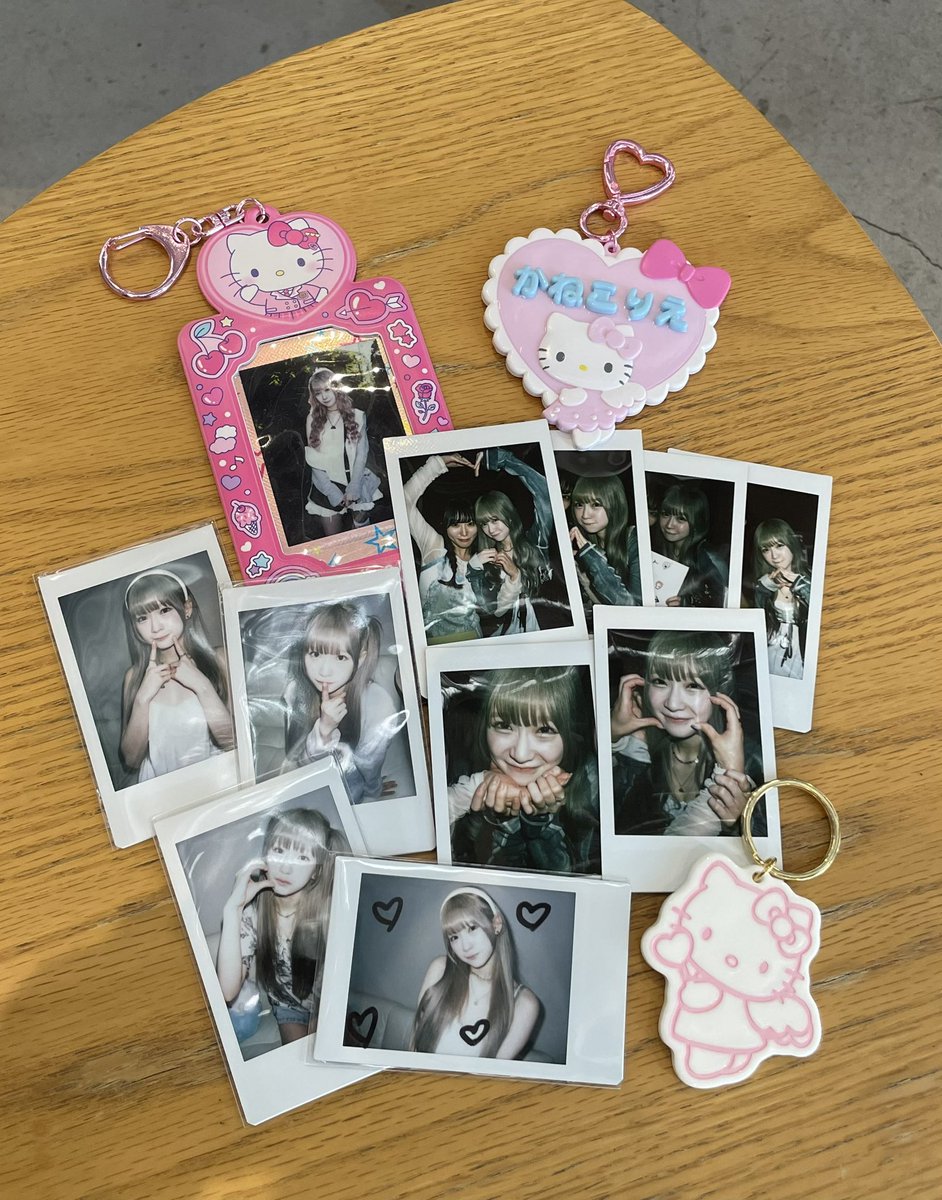 __insync_us__'s tweet photo. 2年前の5月好き😽

理江ちゃんのソロイベで質問読んでもらったり色紙当たったり大切な思い出がある🐶

そしてれいりえ初の対バンもあった！！🚺限本当楽しかったしそん時のこの3人のねじれの位置写真大好き！🫶🏻 https://t.co/c95zS0Nwqi
