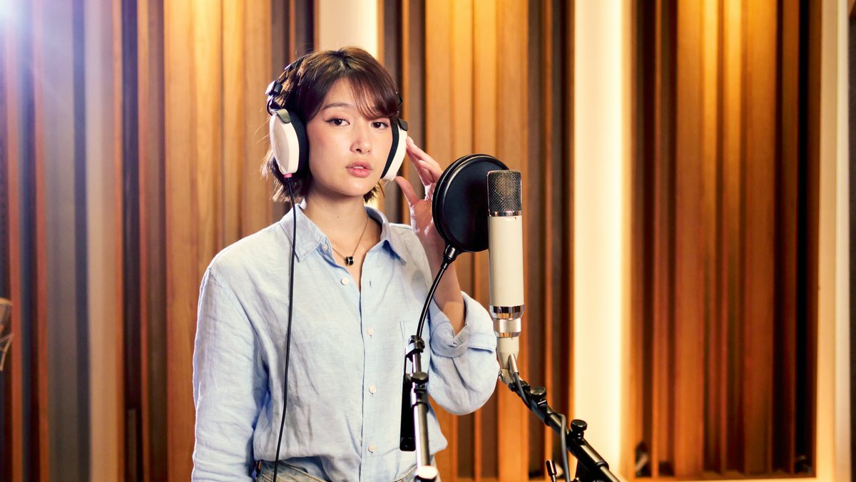 around_ent's tweet photo. “กิ๊ฟ สิรินาถ” ถ่ายทอดอารมณ์ของคนกลัวความรักที่หนีแม้กระทั่งหัวใจตัวเอง ผ่านเพลง “กลัวความรักไม่เท่ากลัวเสียเธอ (Too Afraid)”
#กลัวความรักไม่เท่ากลัวเสียเธอ #TooAfraid #GiftSirinart
#ChasingLove #CHANGEMUSIC
อ่านข่าวเพิ่มเติม
📍https://t.co/iXampfn2u8
สามารถฟังเพลง “กลัวความรักไม่เท่ากลัวเสียเธอ (Too Afraid)” ได้แล้ววันนี้ทางสตรีมมิ่งทุกแพลตฟอร์ม