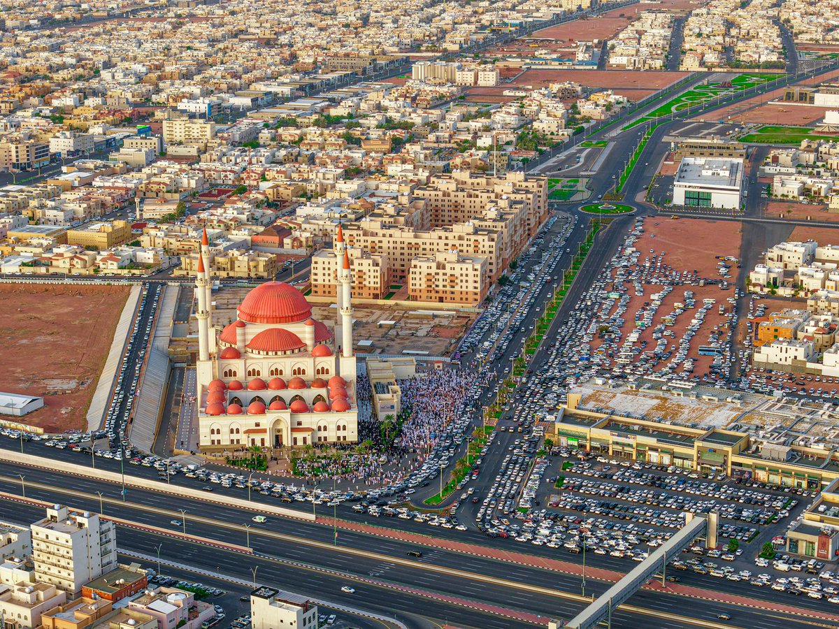Amanat_Hail's tweet photo. • #أعياد_حائل

العيد في حائل له تفاصيله الخاصة 🤍

شاركونا لقطاتكم لأجمل لحظات عيد الأضحى المبارك  🤳

#مدن_مزدهرة_وأعياد_عامرة
📸 | #حائل_الأجمل • #أمانة_منطقة_حائل https://t.co/ZBkYfA7DDQ