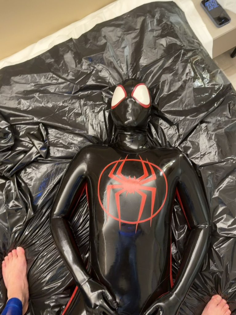 YangpaoL's tweet photo. 今天你可逃不掉了🤭
@Latex_iS https://t.co/Rye281Mf2v