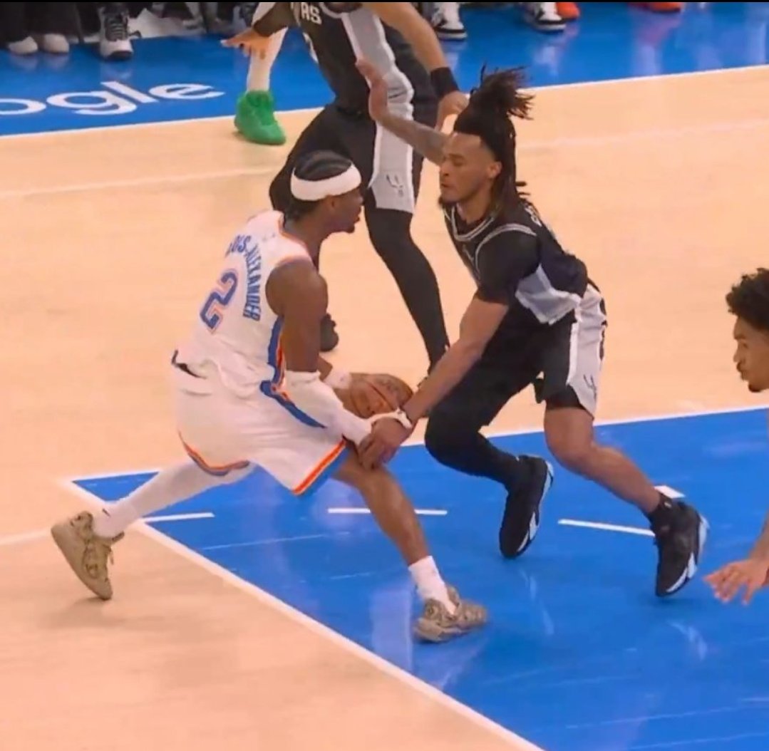 andredaughty's tweet photo. @TheHoopCentral @ohnohedidnt24 This was a "steal" for Castle. https://t.co/98rdJpHDze