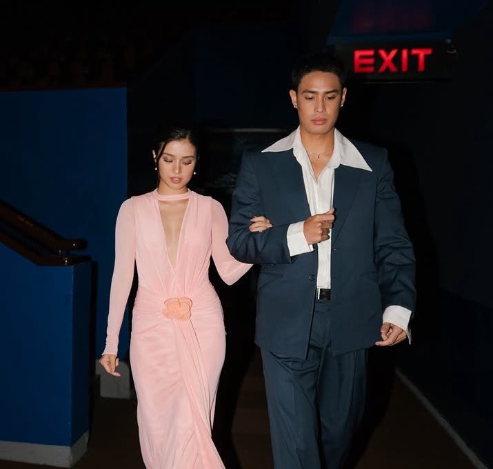 doughnbil's tweet photo. that exit sign feels sooooooo sentimental, especially with DonBelle projects coming to an end FOR NOW 🥲 https://t.co/y9ChzSGHVl